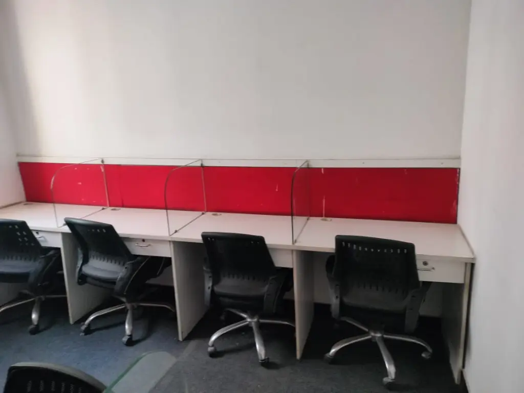 512087737_15 seat 1 cabin (5).webp